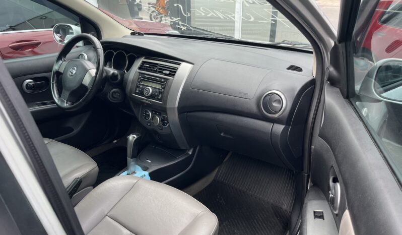 
								Nissan Grand Livina 2010 7 Lugares full									
